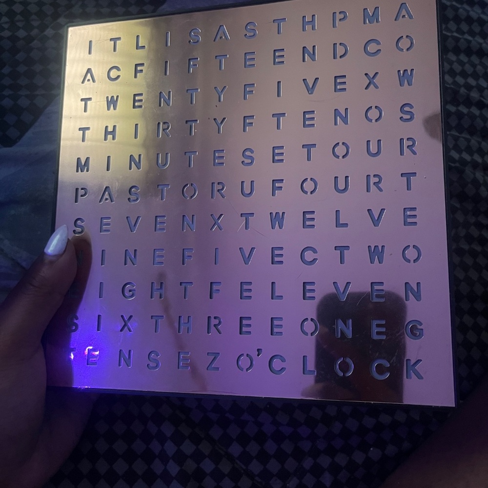 Rose gold digit clock - Picture 2 of 2